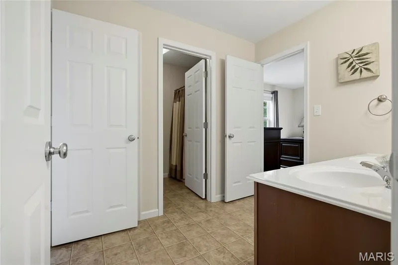 2039 Saint Madeleine Drive, Dardenne Prairie, MO 63368 — listing photo 20 of 39