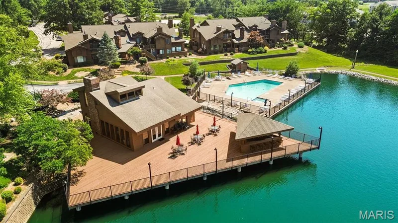 1702 Hemingway Lane #D, Weldon Spring, MO 63304 — listing photo 2 of 33