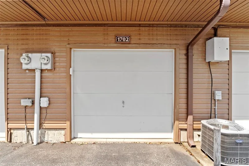 1702 Hemingway Lane #D, Weldon Spring, MO 63304 — listing photo 22 of 33