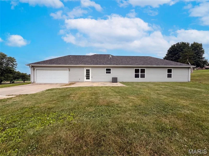2357 Bastean Road, Wentzville, MO 63385 — listing photo 5 of 25