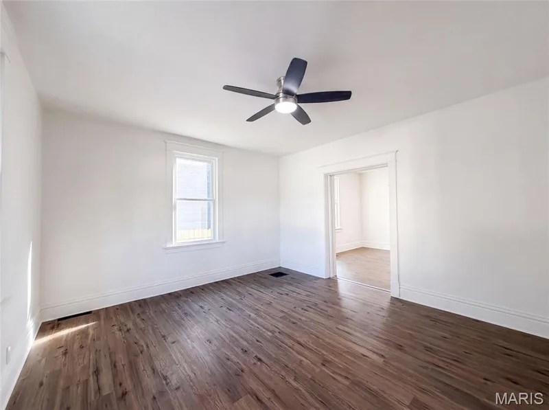 415 N 4th Street, St Charles, MO 63301 — listing photo 4 of 19
