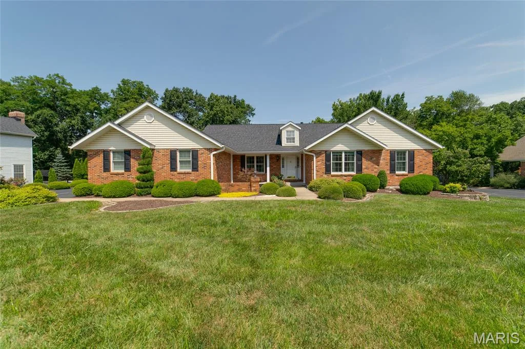 16275 Lone Cabin Drive, Wildwood, MO 63005 — listing photo 1 of 44