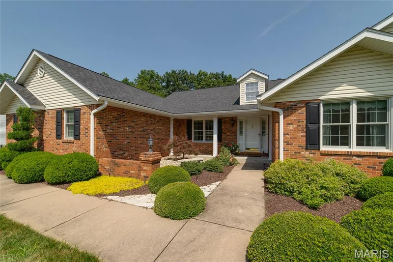 16275 Lone Cabin Drive, Wildwood, MO 63005 — listing photo 2 of 44