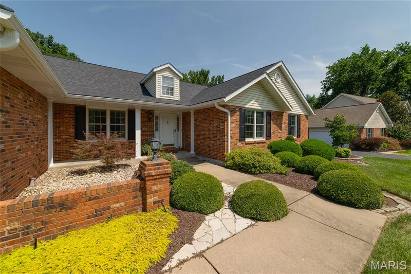16275 Lone Cabin Drive, Wildwood, MO 63005 — listing photo 3 of 44