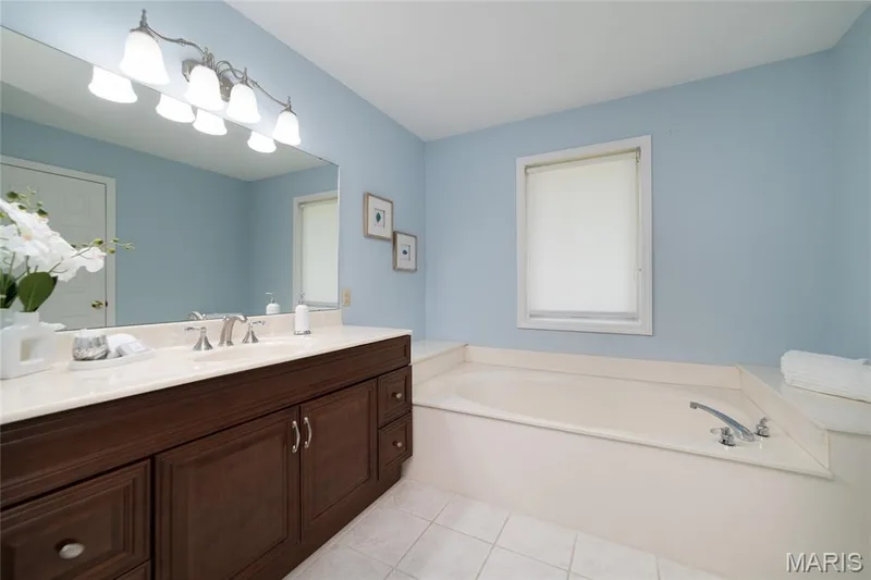 16275 Lone Cabin Drive, Wildwood, MO 63005 — listing photo 28 of 44