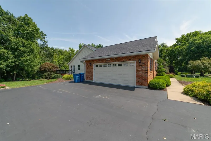 16275 Lone Cabin Drive, Wildwood, MO 63005 — listing photo 37 of 44