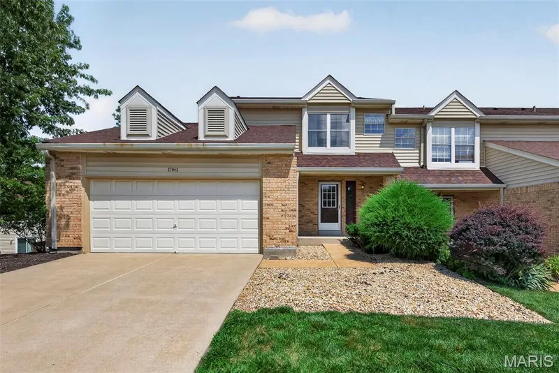 17081 Sandalwood Creek Drive, Wildwood, MO — listing photo 1