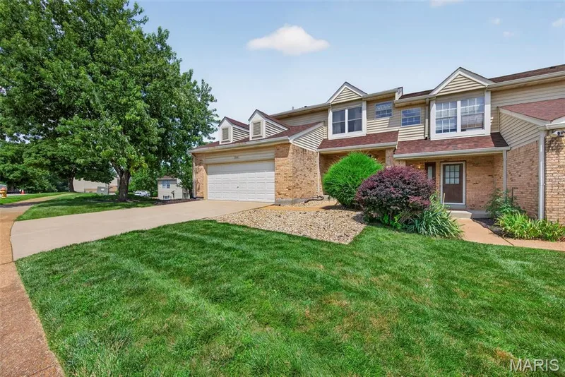 17081 Sandalwood Creek Drive, Wildwood, MO 63038 — listing photo 5 of 56