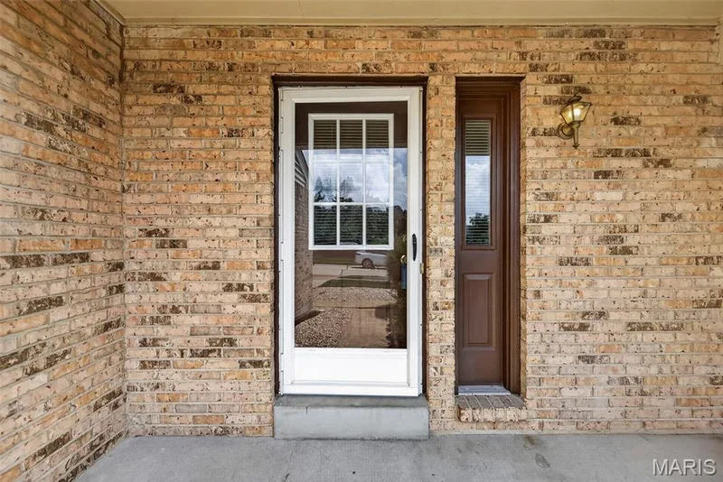17081 Sandalwood Creek Drive, Wildwood, MO 63038 — listing photo 7 of 56