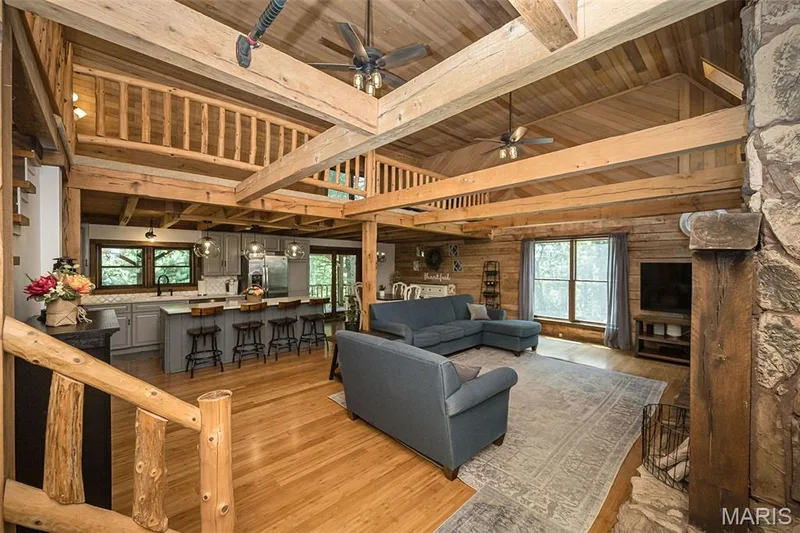 Looking into the main space — 8 Whippoorwill Court, Defiance, MO 63341