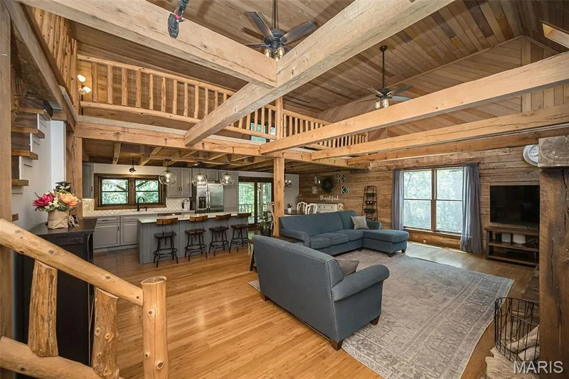 2 story great room — 8 Whippoorwill Court, Defiance, MO 63341