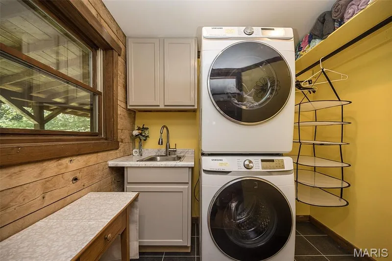 You can do laundry while looking at the view! — 8 Whippoorwill Court, Defiance, MO 63341