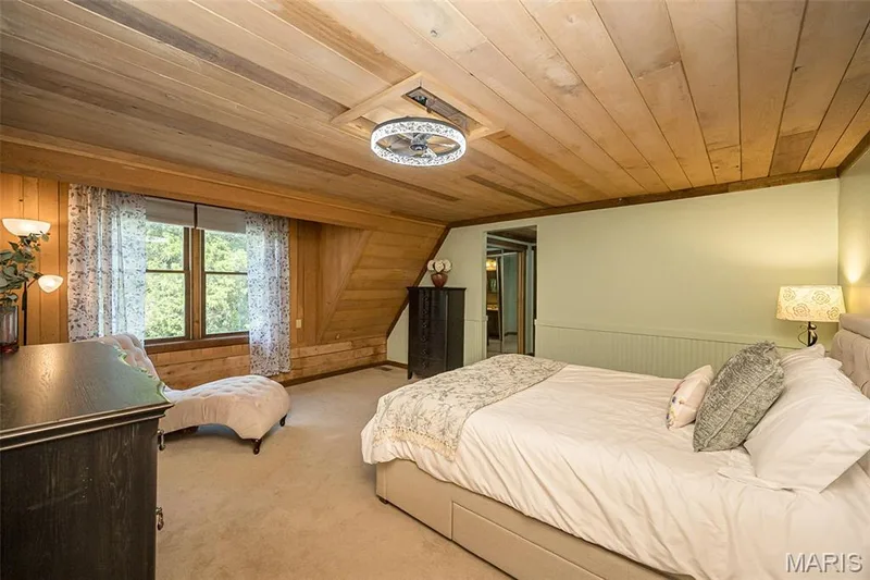 Primary suite — 8 Whippoorwill Court, Defiance, MO 63341
