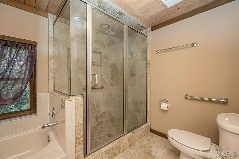 Tile surround primary shower — 8 Whippoorwill Court, Defiance, MO 63341