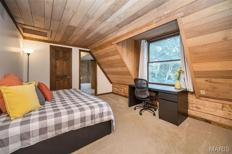 Upper level bedroom — 8 Whippoorwill Court, Defiance, MO 63341