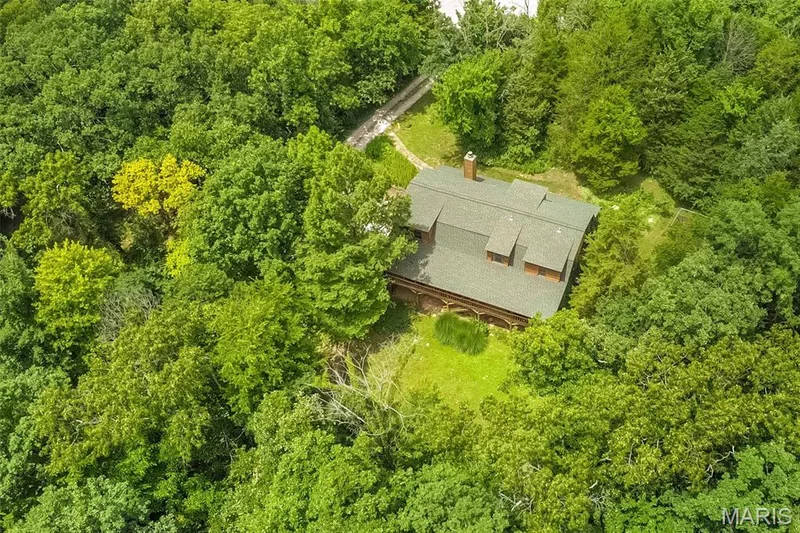 3+ acres of mostly woods, not a lot of grass to cut! — 8 Whippoorwill Court, Defiance, MO 63341