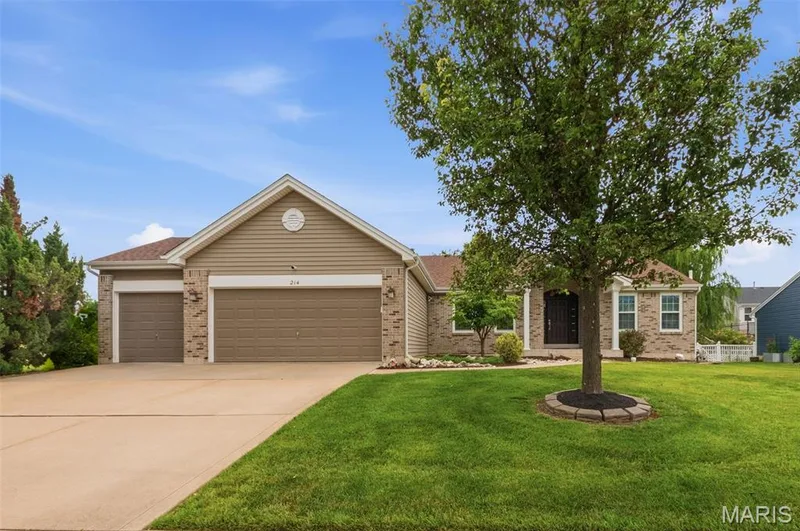 214 Charging Bear Drive, Wentzville, MO — listing photo 1