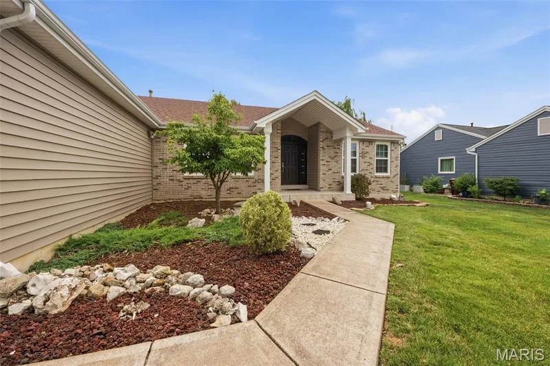 214 Charging Bear Drive, Wentzville, MO 63385 — listing photo 3 of 74