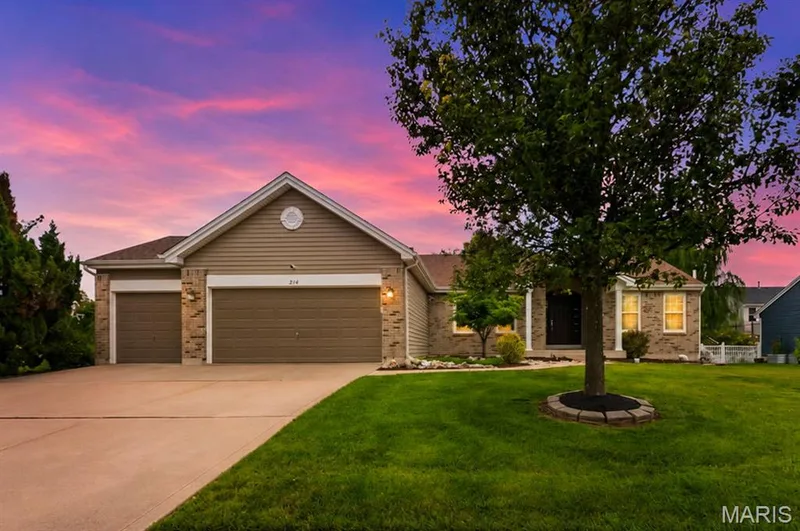 Welcome Home to Wentzville and the Fountains at Bear Creek! — 214 Charging Bear Drive, Wentzville, MO 63385