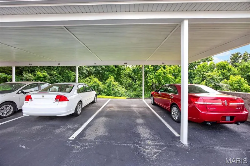 6 Monarch Trace Court #103, Chesterfield, MO 63017 — listing photo 34 of 41