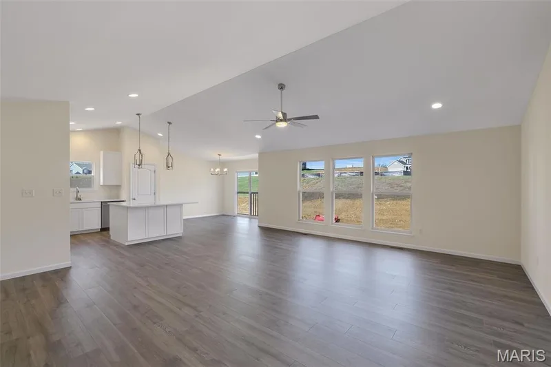 302 Osprey Court, Lake St. Louis, MO 63367 — listing photo 5 of 28