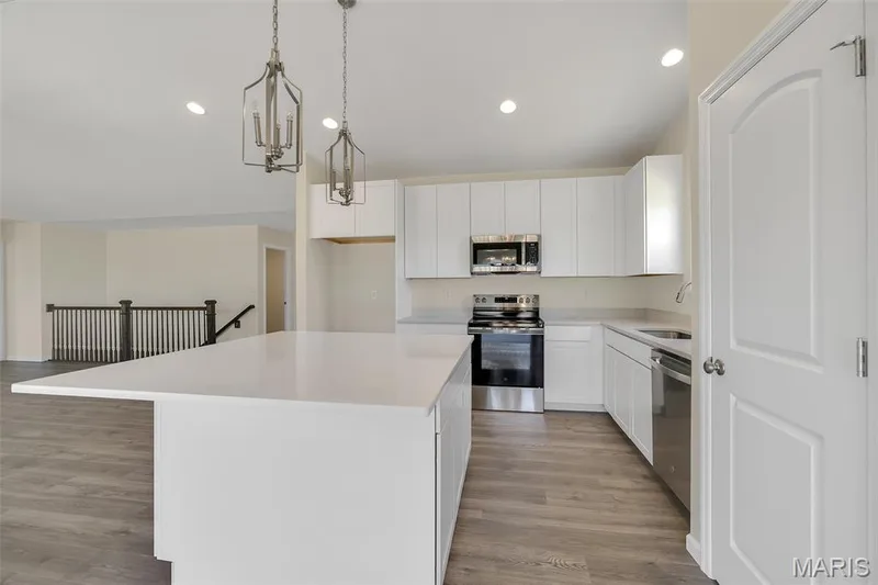 302 Osprey Court, Lake St. Louis, MO 63367 — listing photo 8 of 28