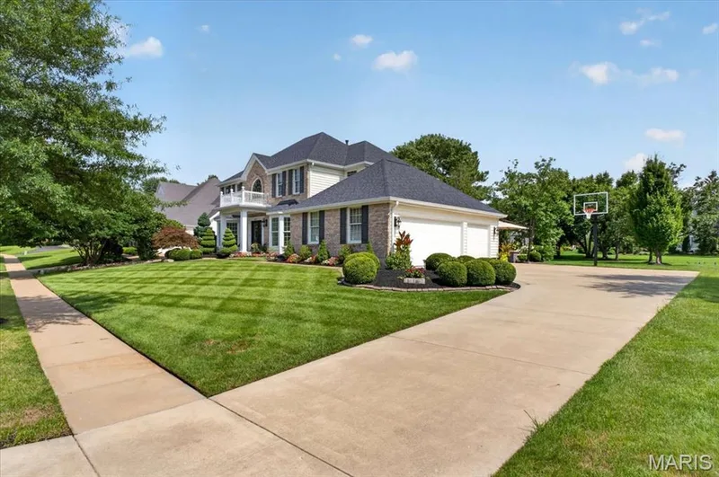 14814 Straub Hill Lane, Chesterfield, MO 63017 — listing photo 2 of 66