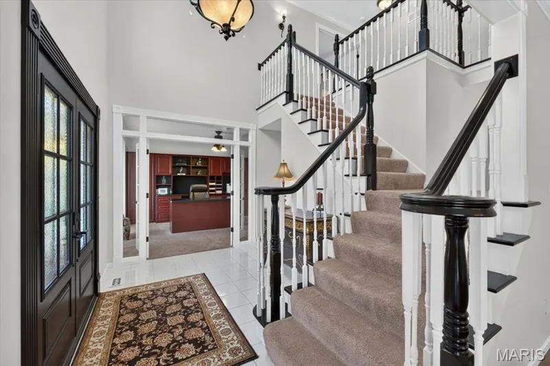 14814 Straub Hill Lane, Chesterfield, MO 63017 — listing photo 3 of 66