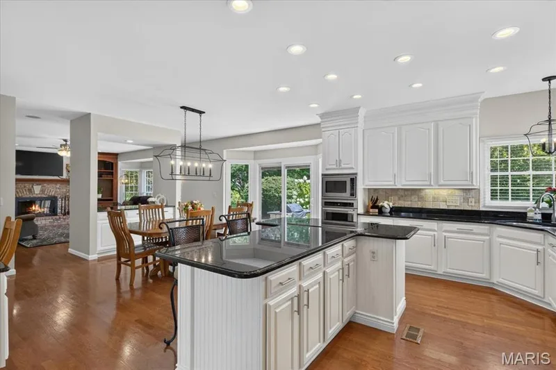 14814 Straub Hill Lane, Chesterfield, MO 63017 — listing photo 19 of 66