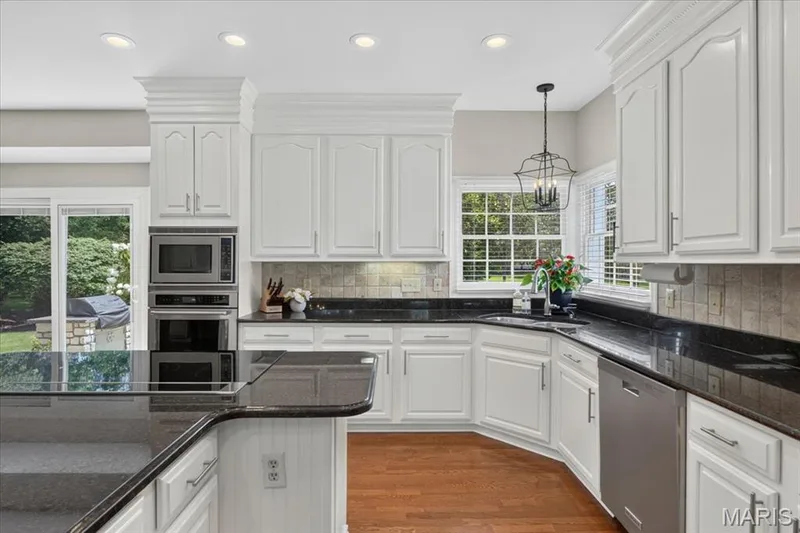 14814 Straub Hill Lane, Chesterfield, MO 63017 — listing photo 21 of 66