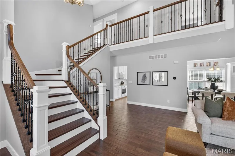 537 Sgt Pepper Drive, St Peters, MO 63376 — listing photo 3 of 19