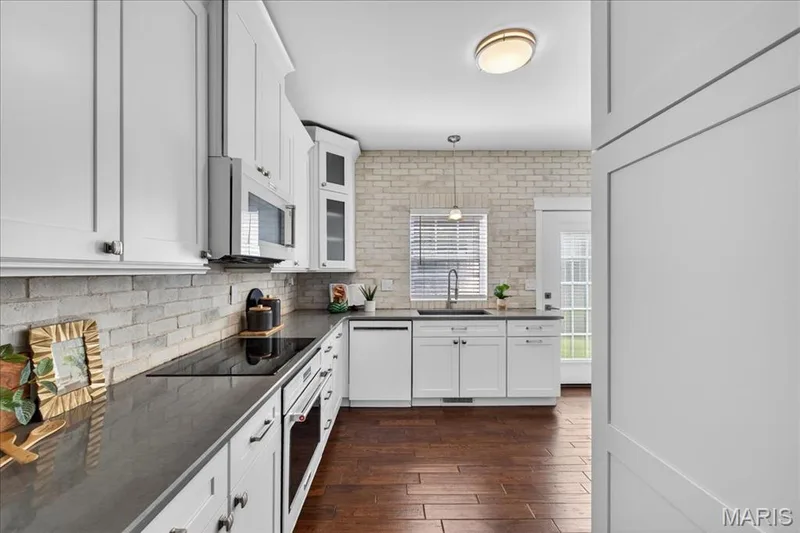 537 Sgt Pepper Drive, St Peters, MO 63376 — listing photo 9 of 19