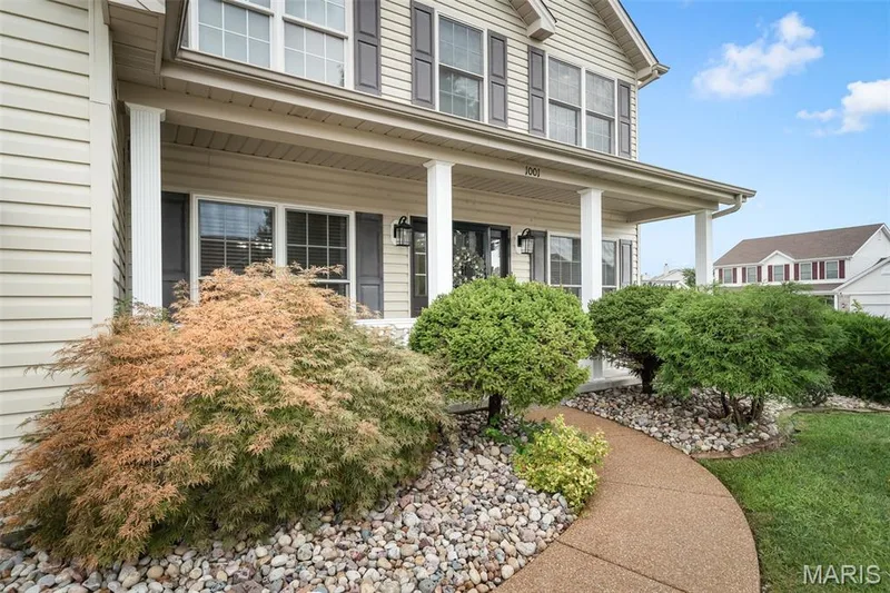 1001 Summersweet Drive, St Peters, MO 63376 — listing photo 3 of 58