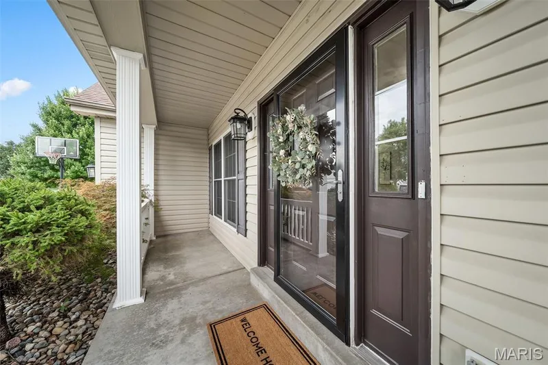 1001 Summersweet Drive, St Peters, MO 63376 — listing photo 4 of 58