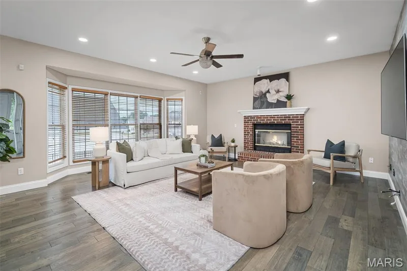 1001 Summersweet Drive, St Peters, MO 63376 — listing photo 7 of 58