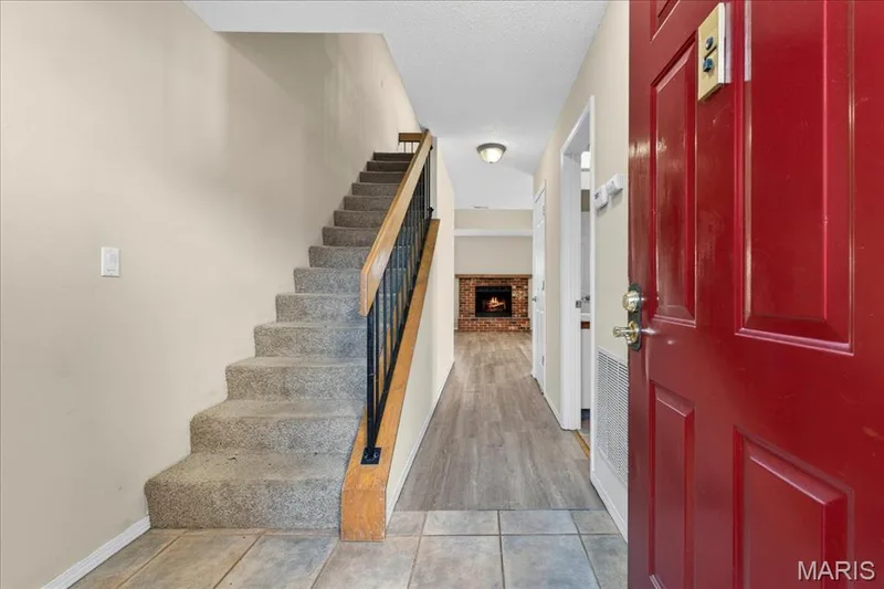 Let's step inside! — 352 Windsor Place #B, St Peters, MO 63376