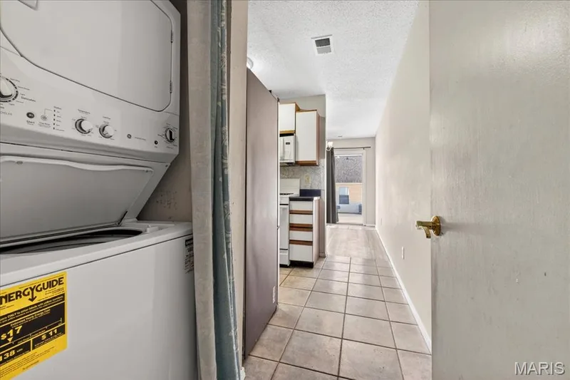 Washer and dryer stay! — 352 Windsor Place #B, St Peters, MO 63376