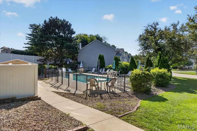 352 Windsor Place #B, St Peters, MO 63376 — listing photo 28 of 41