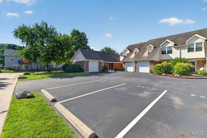 352 Windsor Place #B, St Peters, MO 63376 — listing photo 31 of 41