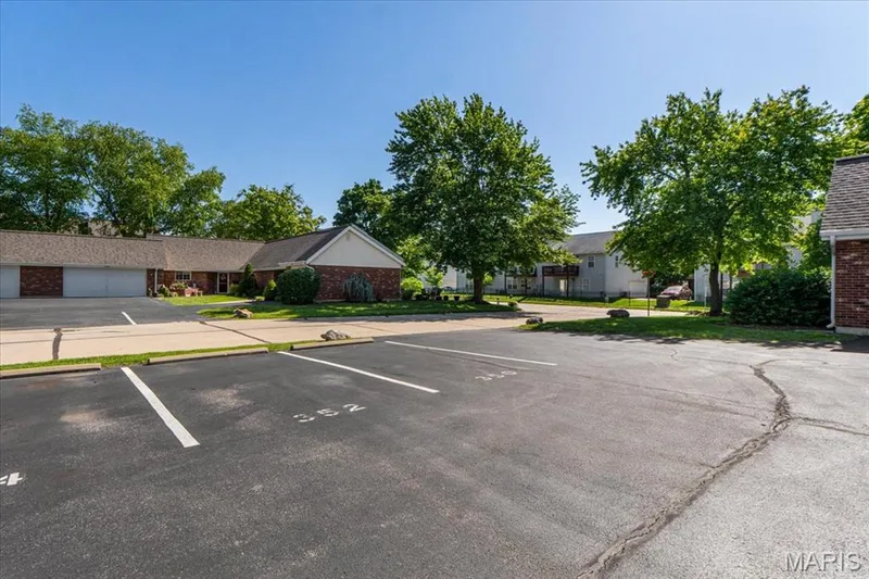 352 Windsor Place #B, St Peters, MO 63376 — listing photo 32 of 41