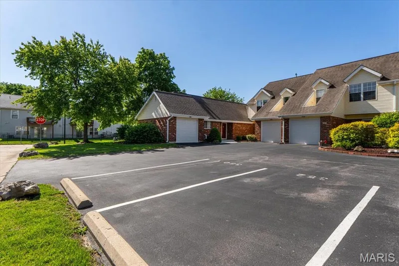 352 Windsor Place #B, St Peters, MO 63376 — listing photo 33 of 41