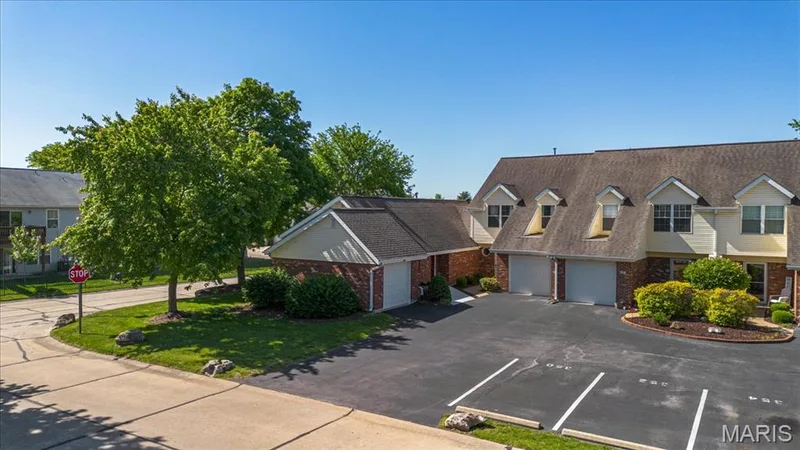 352 Windsor Place #B, St Peters, MO 63376 — listing photo 34 of 41
