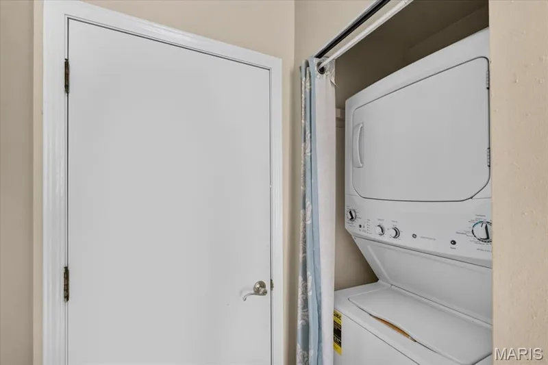Washer and dryer stay! — 352 Windsor Place #B, St Peters, MO 63376