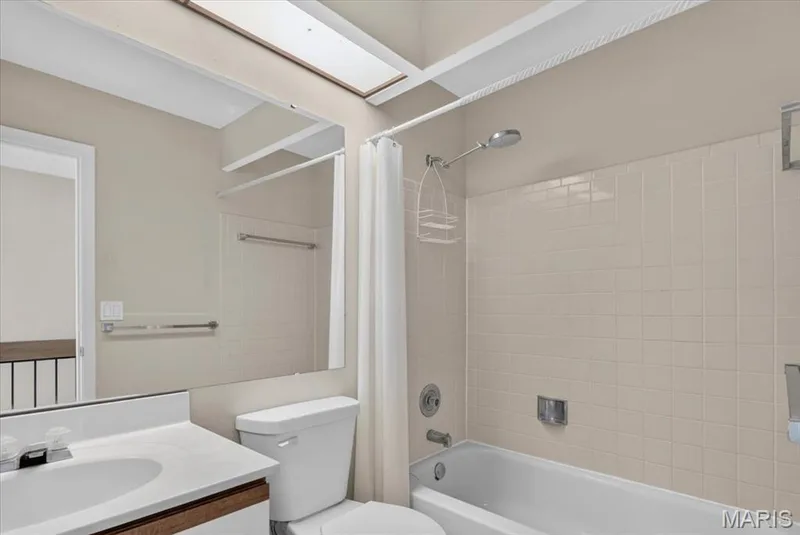 Second full bath on the second floor — 352 Windsor Place #B, St Peters, MO 63376