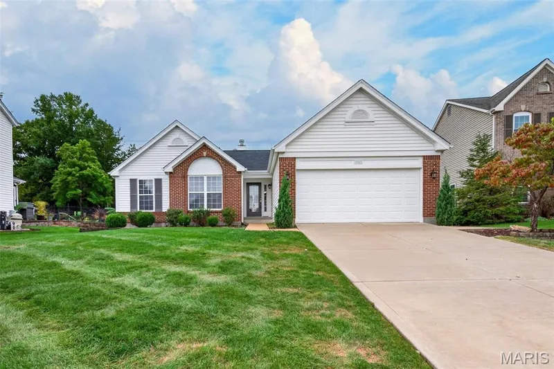 1563 Englebrook Drive, Wildwood, MO 63011 — listing photo 3 of 50