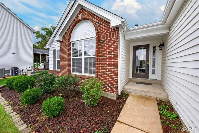 1563 Englebrook Drive, Wildwood, MO 63011 — listing photo 4 of 50