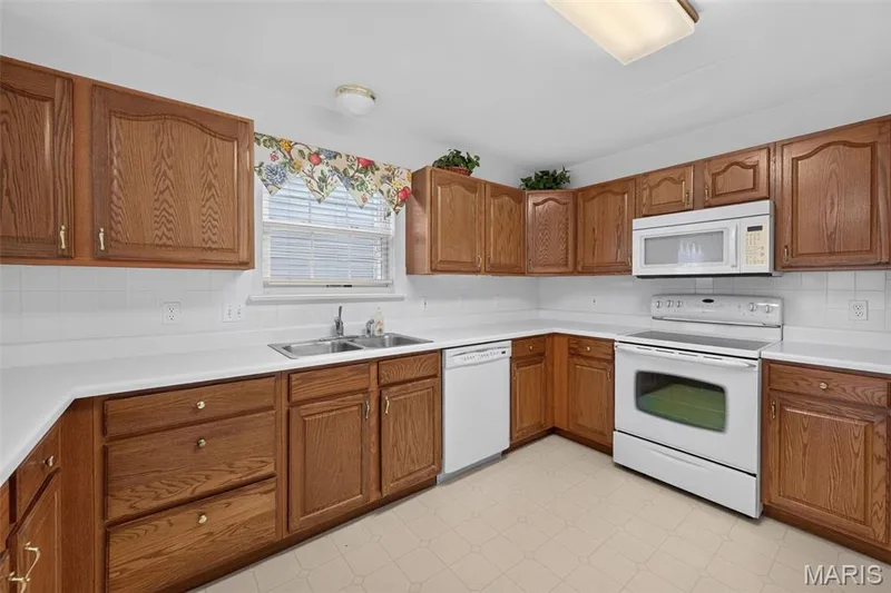 1563 Englebrook Drive, Wildwood, MO 63011 — listing photo 19 of 50