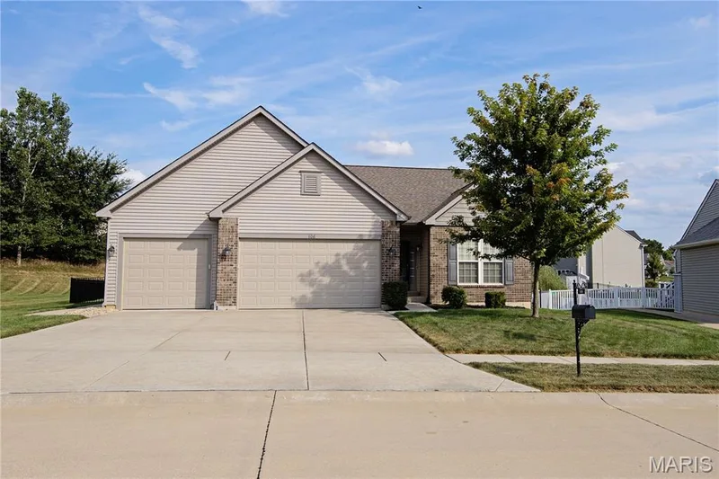 106 Crystal Creek Court, Wentzville, MO β listing photo 1