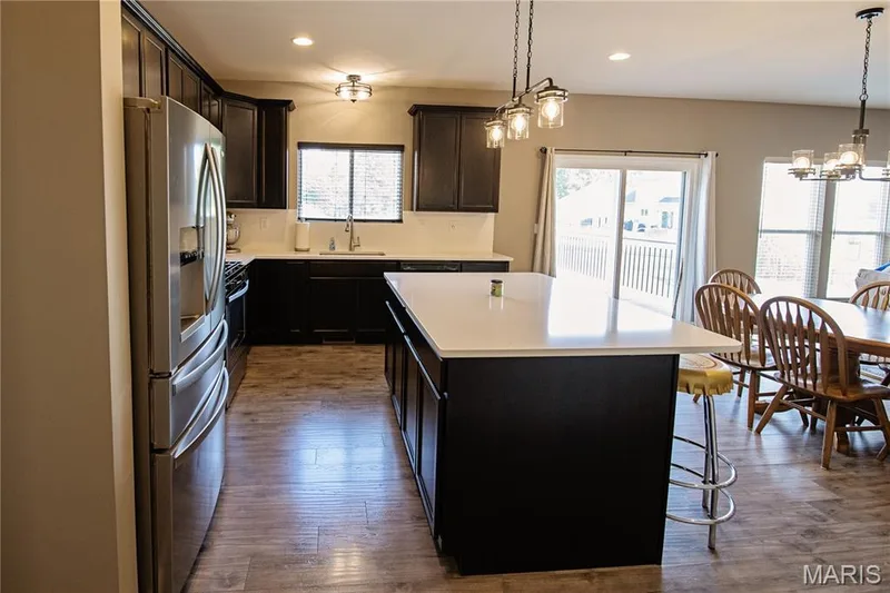 106 Crystal Creek Court, Wentzville, MO 63385 — listing photo 2 of 34
