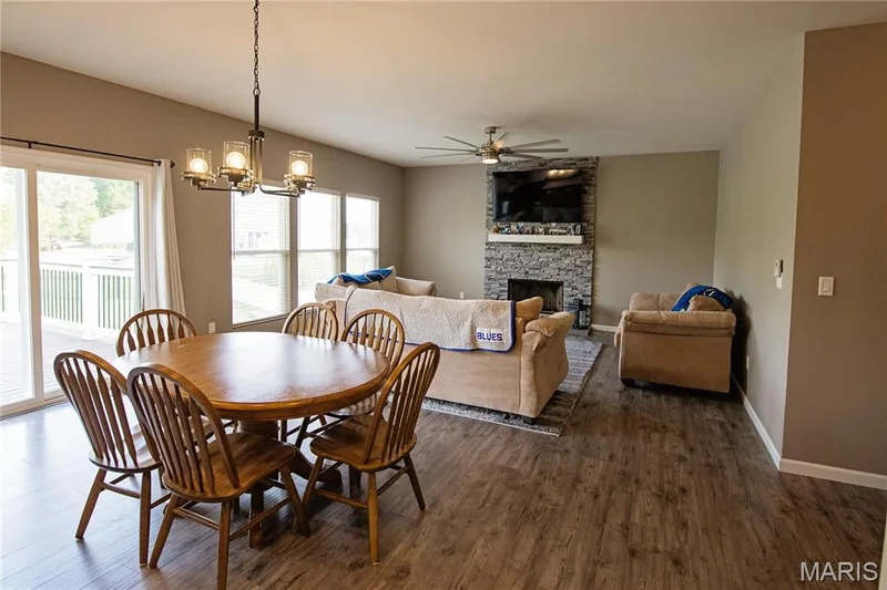 106 Crystal Creek Court, Wentzville, MO 63385 — listing photo 14 of 34